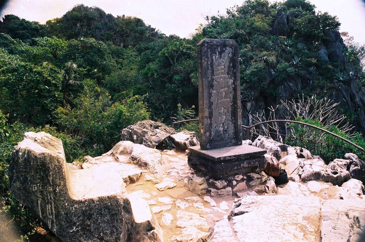 Non nuoc ngu hanh son vietnams marble mountains - Vong Giang Station (Vọng Giang Đài)