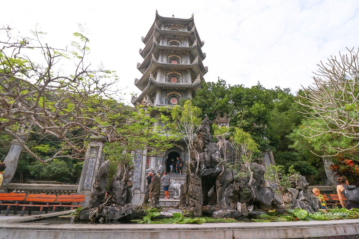 Non nuoc ngu hanh son vietnams marble mountains - Xa Loi Tower